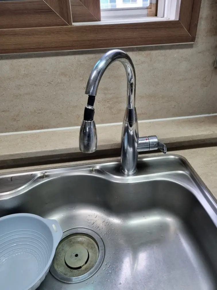 싱크대 수전 교체, 주방 동선과 수압을 동시에 맞추기